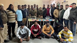महादेव ऐप के जरिए किराए के मकान में चल रहा था ऑनलाइन सट्टे का खेल, 5 आरोपी गिरफ्तार; बैंक अकाउंट किये गए फ्रीज