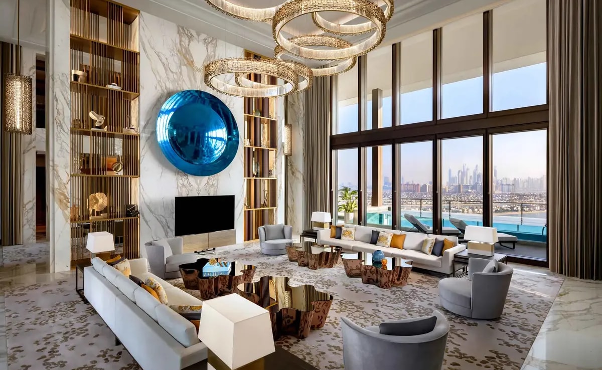 Here's How Much It Costs To Spend A Night At The World's Most Expensive  Hotel Suite