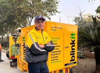 Blinkit CEO Albinder Dhindsa Becomes A Delivery Agent For New Years Eve, Shares India's Most Ordered Items Blinkit CEO Albinder Dhindsa Becomes A Delivery Agent For New Years Eve, Shares India's Most Ordered Items