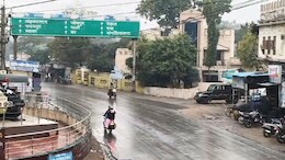 Rajasthan Weather: बारिश ने राजस्थान में बढ़ाई ठिठुरन, दो दिन कई जिलों में बूंदाबांदी के साथ घने कोहरे का अलर्ट