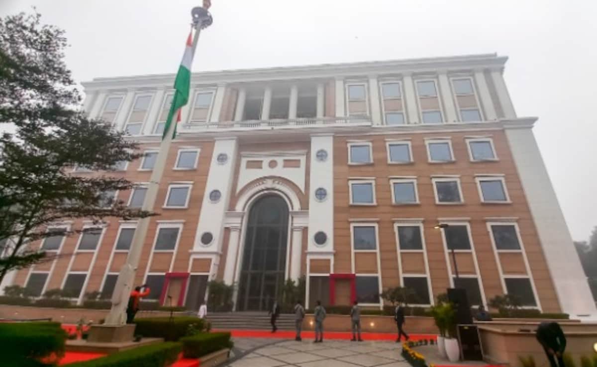 In New Congress Headquarters, Leaders Who Quit Party Also Find A Place