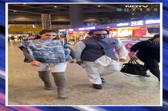 Saif Ali Khan And Sara Ali Khan Spotted At Airport Interacting With Fans Saif Ali Khan And Sara Ali Khan Spotted At Airport Interacting With Fans