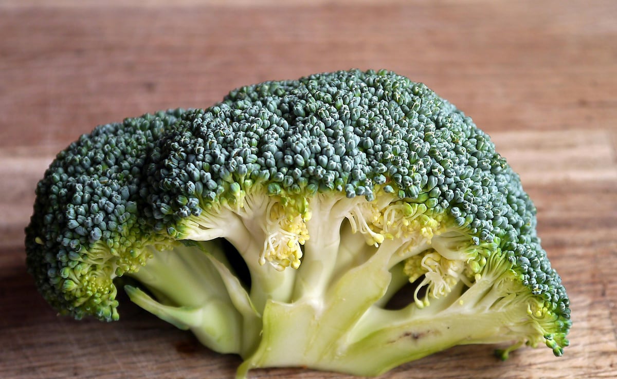 Броколи е невероятно здравословен и широко признат като един от