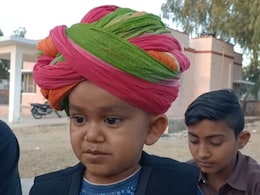 Video: राजस्थान के छोटू खान की आवाज में है ऐसा जादू , मंच पर आते ही जीत लेता है लाखों का दिल Video: राजस्थान के छोटू खान की आवाज में है ऐसा जादू , मंच पर आते ही जीत लेता है लाखों का दिल