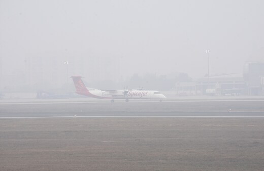 LIVE: दिल्ली में बांग्लादेश हाई कमीशन के बाहर VHP और हिंदू संगठनों का जोरदार प्रदर्शन