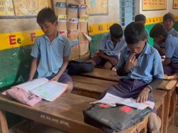 दुर्ग के स्कूल में इकलौती टीचर के भरोसे 98 बच्चे, अब NGO ने बढ़ाया मदद का हाथ