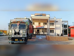 MP में सवा दो करोड़ रुपये की 6966 लीटर शराब जब्त, ड्राइवर की एक चूक से फूट गया पूरा भांडा MP में सवा दो करोड़ रुपये की 6966 लीटर शराब जब्त, ड्राइवर की एक चूक से फूट गया पूरा भांडा