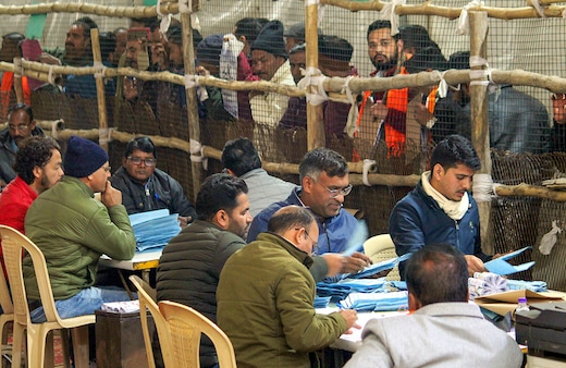 Punjab Nikay Chunav Results LIVE: पंजाब निकाय चुनावों में AAP 600 से ज्यादा सीटें जीती, कांग्रेस 200 और BJP 60 पर पीछे
