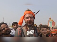 144 साल बाद ऐसा संयोग...  महाकुंभ में पुण्य स्नान के बाद जर्मनी के श्रद्धालु की भक्ति देखिए