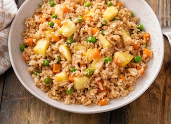 How To Make Protein-Packed Egg Garlic Fried Rice - Follow These Steps How To Make Protein-Packed Egg Garlic Fried Rice - Follow These Steps