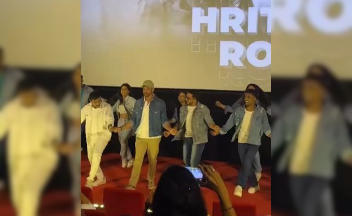 <i>Kaho Naa... Pyaar Hai</i> Re-Release: Hrithik Roshan Dances To Film's Title Song With Fans In Theatre