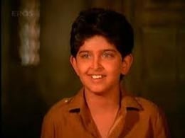 बेटे को हीरो बनाने के लिए पिता ने गिरवी रख दी घर और कारें, फिल्म रिलीज होते ही बना बॉलीवुड का 'किंग', अब तक है दबदबा कायम बेटे को हीरो बनाने के लिए पिता ने गिरवी रख दी घर और कारें, फिल्म रिलीज होते ही बना बॉलीवुड का 'किंग', अब तक है दबदबा कायम