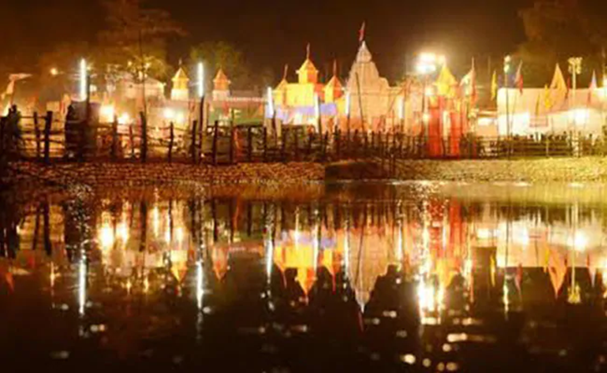 Rajim Kumbh: मकर संक्रांति पर छत्तीसगढ़ के प्रयाग में उमड़ा मेला, त्रिवेणी संगम में लगी आस्था की डुबकी