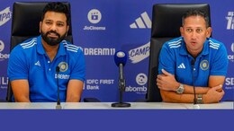 Rohit Sharma: "अब मेरे को बैठना पड़ेगा सचिव के साथ", रोहित शर्मा ने अगरकर को कह दी ये बात और वीडियो हुआ वायरल