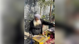 Viral: 108-Year-Old Street Vendor In Punjab Continues To Sell Aloo-Pyaaz With A Smile