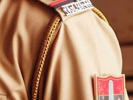Paper Leak Case: कांग्रेस नेता से पेपर खरीदने वाला कॉन्स्टेबल गिरफ्तार, पालनपुर असिस्टेंट स्टेशन मास्टर पर भी शिकंजा Paper Leak Case: कांग्रेस नेता से पेपर खरीदने वाला कॉन्स्टेबल गिरफ्तार, पालनपुर असिस्टेंट स्टेशन मास्टर पर भी शिकंजा