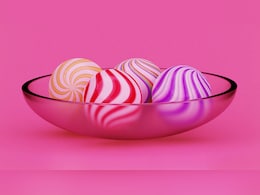 Canadian Student Eats Jawbreaker Candy, Ends Up Splitting Her Jaw In Two Canadian Student Eats Jawbreaker Candy, Ends Up Splitting Her Jaw In Two