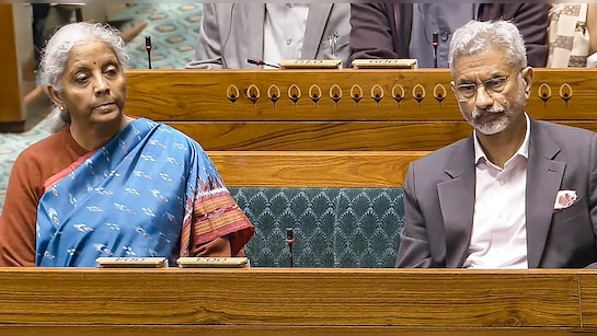 वित्त मंत्री ने आर्थिक सर्वेक्षण संसद में किया पेश, 2026 में GDP में  6.3-6.8% वृद्धि का अनुमान | Economic Survey presented in Parliament:  6.3-6.8% growth estimated in 2026 Economic Survey ...