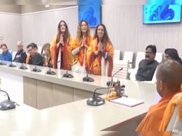 Watch: Women Delegation From Italy Sings Ram Bhajan. Yogi Adityanath Present Watch: Women Delegation From Italy Sings Ram Bhajan. Yogi Adityanath Present