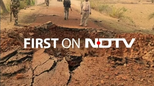 छत्तीसगढ़ में बड़ा हमला, नक्सलियों ने सुरक्षाबलों की गाड़ी को IED से उड़ाया, 9 जवान शहीद