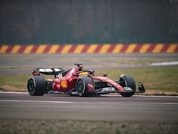 Carlos Sainz Says Lewis Hamilton Can Make Ferrari An Even Greater F1 Threat Carlos Sainz Says Lewis Hamilton Can Make Ferrari An Even Greater F1 Threat