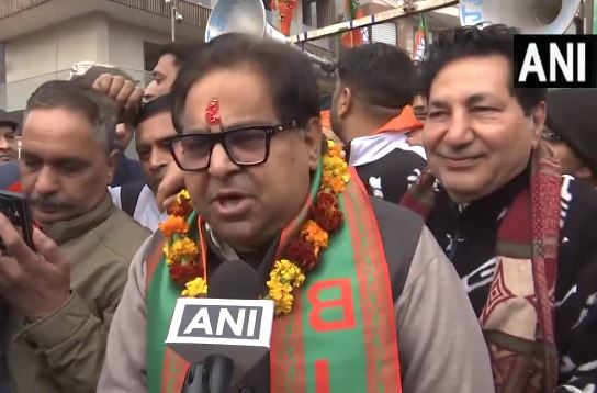 Delhi Election 2025 : नामांकन दाखिल करने से पहले BJP उम्मीदवार हरीश खुराना ने किया हवन-पूजन