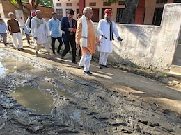 गांव की गंदगी के कारण नहीं हो रही लड़कों की शादी, दौरे पर पहुंचे मंत्री दिलावर भड़के; बोले- कहा गए 60 लाख रुपये   गांव की गंदगी के कारण नहीं हो रही लड़कों की शादी, दौरे पर पहुंचे मंत्री दिलावर भड़के; बोले- कहा गए 60 लाख रुपये