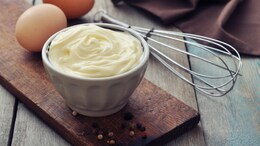 A Nutritionist-Approved Garlic Mayonnaise Recipe That's Creamy & Healthy!
