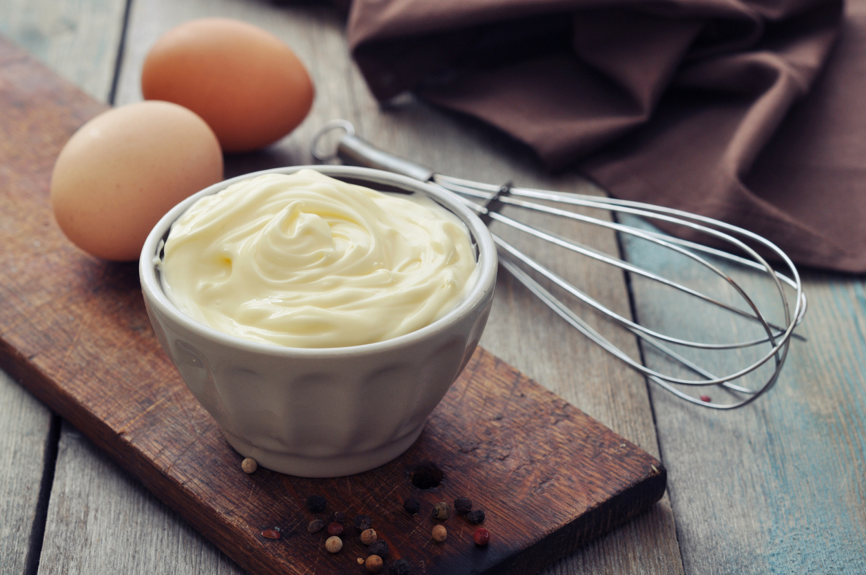 Thisis the best way to make fresh, preservative-free and chemical-free garlic mayo