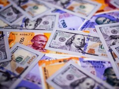 Rupee Vs Dollar: भारतीय रुपये में करीब दो साल की सबसे बड़ी गिरावट, डॉलर के मुकाबले 55 पैसे टूटा