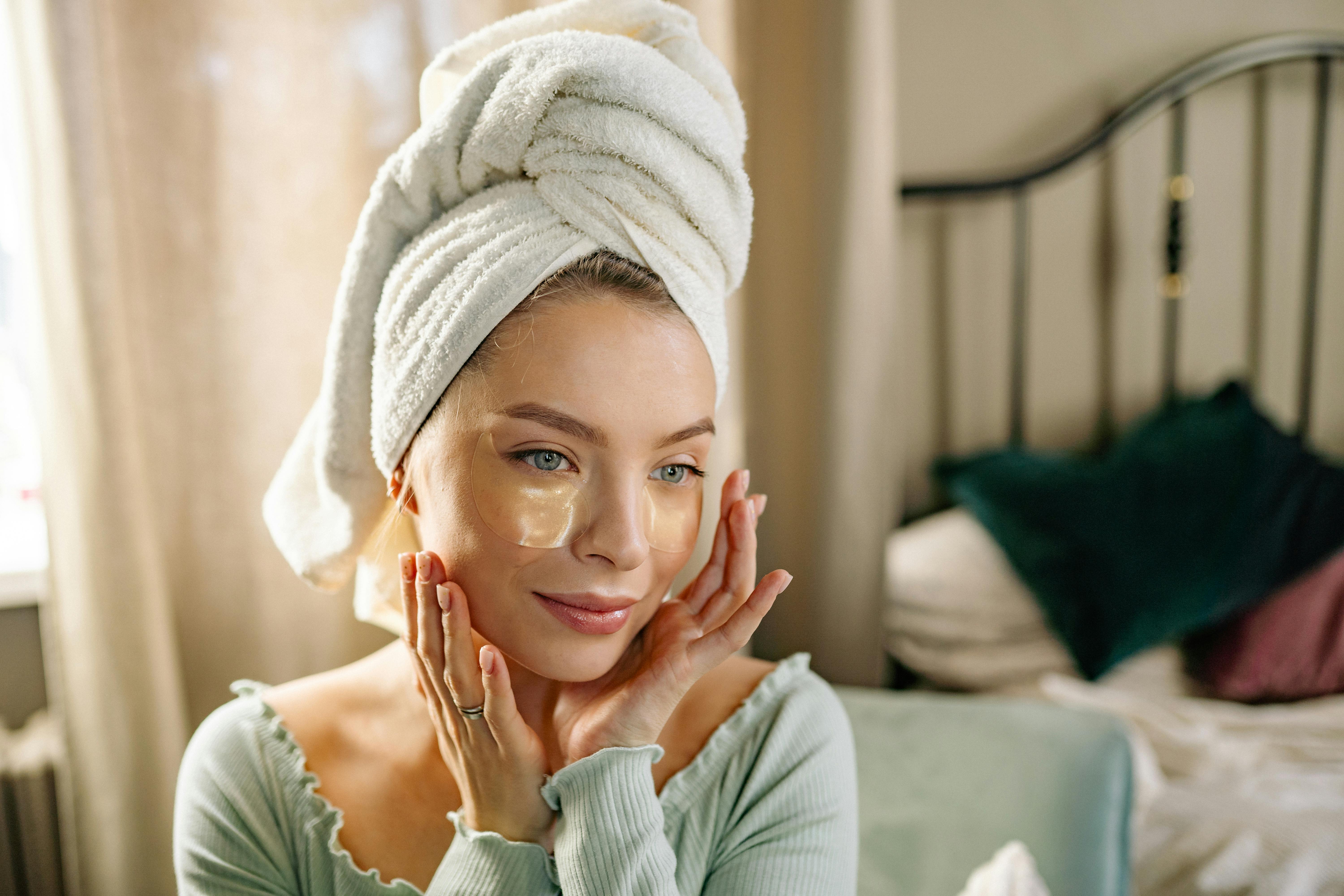 Follow your complete morning skincare routine with cleaning, moisturising and toning