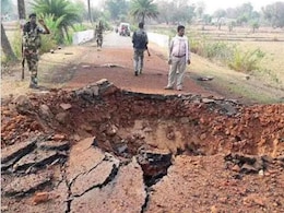 Naxal Attack: नक्षलवाद्यांचा मोठा हल्ला! IED स्फोटाने वाहन उडवले; 9 जवान शहीद Naxal Attack: नक्षलवाद्यांचा मोठा हल्ला! IED स्फोटाने वाहन उडवले; 9 जवान शहीद