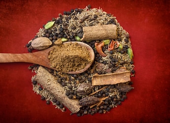 Why Do Whole Spices Taste Different (Or Better) Than Powdered Spices Why Do Whole Spices Taste Different (Or Better) Than Powdered Spices