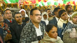 New year 2025: नए साल की पहली सुबह राजस्थान के मंदिरों में उमड़ी भीड़, CM ने किये गिरिराज महाराज के दर्शन