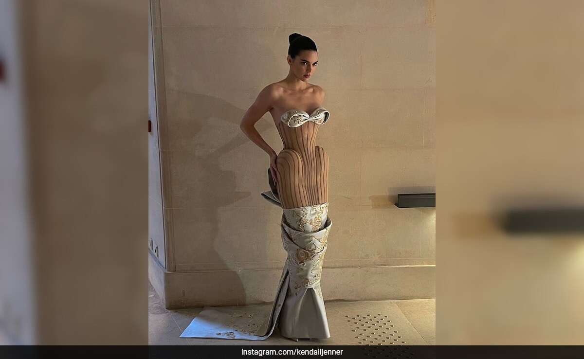white christmas dresses Black Kendall Jenner Corset Strapless Prom Red Carpet Dress White Hous –  Hoprom main image 0