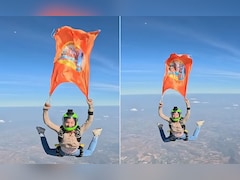 महिला स्काईडाइवर ने बैंकॉक में 13 हजार फीट ऊपर लहराया महाकुंभ का ध्वज, लोगों ने कहा- हमें आप पर गर्व है