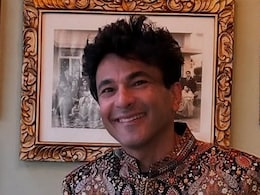 Chef Vikas Khanna Dedicates Bungalow's Michelin Win To Sister Radhika Chef Vikas Khanna Dedicates Bungalow's Michelin Win To Sister Radhika