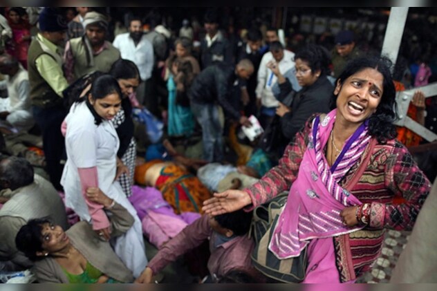 2013 के महाकुंभ में मची भगदड़ से गई थी 36 लोगों की जान 2013 के महाकुंभ में मची भगदड़ से गई थी 36 लोगों की जान