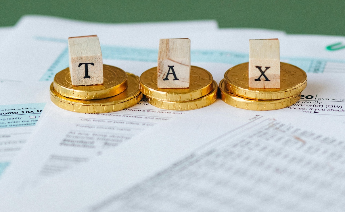 Old Vs New Tax Regime: The Rs 1.5 Lakh Mistake Many Salaried Indians May Make