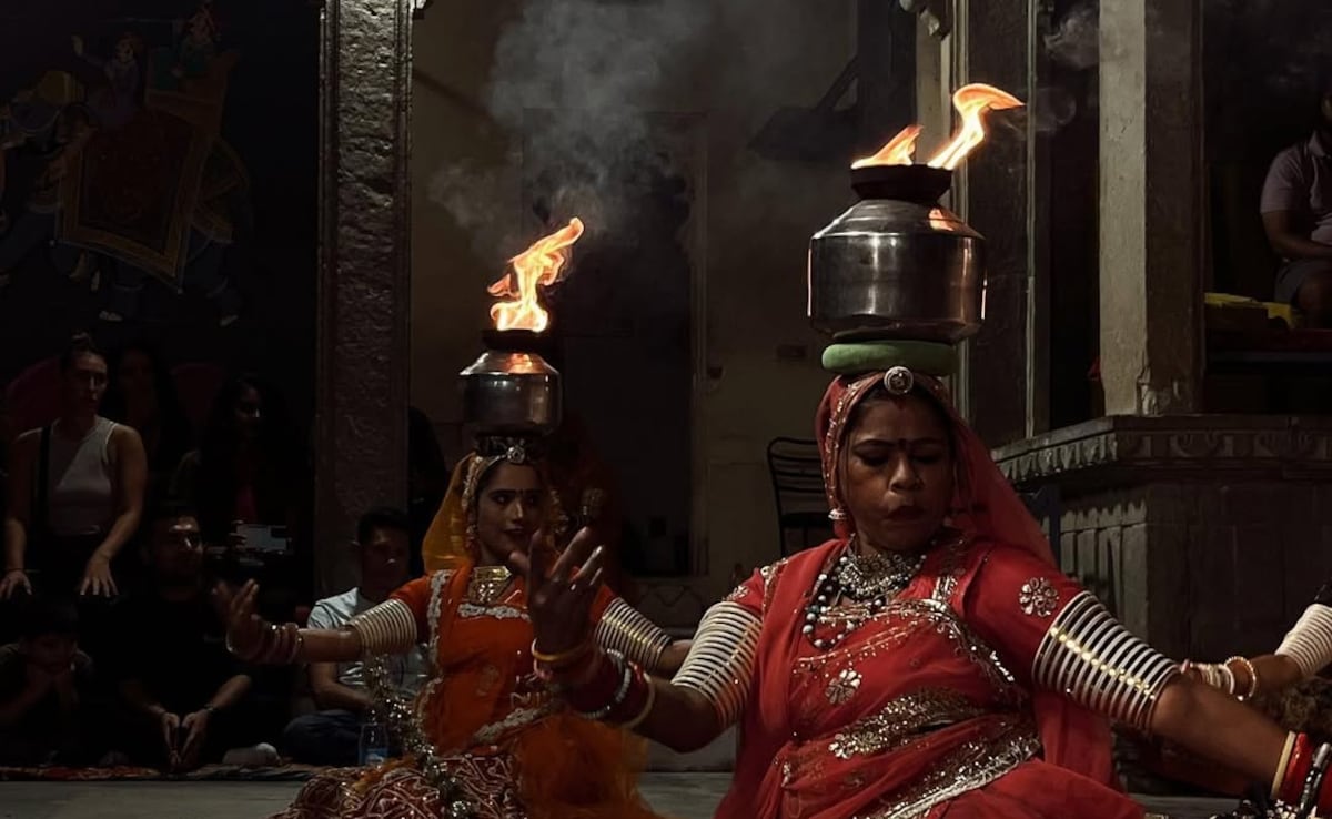 A cultural performance by local women at Bagore Ki Haveli. Photo: Instagram/shubhadini_