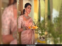 Pooja Hegde Is Pretty In Pink For Pongal 2024 In A Blush Toned Raw Silk <i>Saree</i> Pooja Hegde Is Pretty In Pink For Pongal 2024 In A Blush Toned Raw Silk <i>Saree</i>