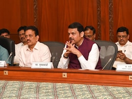 वर्षा बंगल्यावर अजून राहायला का गेले नाहीत? मुख्यमंत्री फडणवीस यांनी अखेर दिलं उत्तर वर्षा बंगल्यावर अजून राहायला का गेले नाहीत? मुख्यमंत्री फडणवीस यांनी अखेर दिलं उत्तर