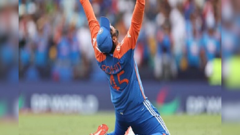 Rohit Sharma: रोहित को पड़े हैं फॉर्म के बुरी तरह लाले, ICC ने भारतीय कप्तान को दिया यह बड़ा तोहफा