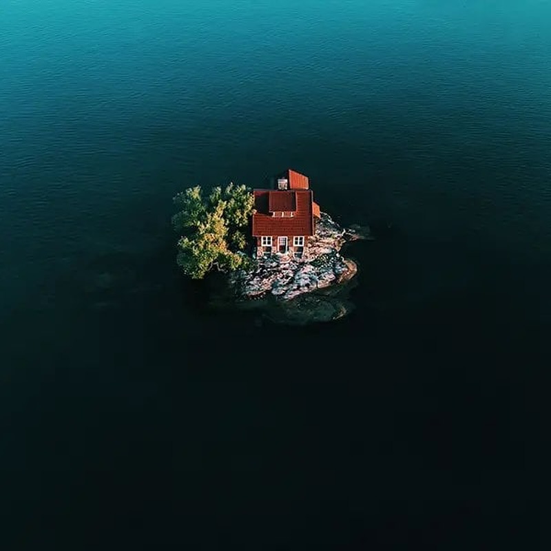 वेकेशन पर ऐसी जगह जाना चाहते हैं जहां कम हो भीड़ भाड़, भरपूर हो कुदरती खूबसूरती, तो ये 10 सबसे छोटे आइलैंड हैं बेस्ट प्लेस