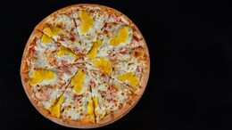 UK Restaurant Charges Rs 10,000 For Pineapple Pizza. Here's Why