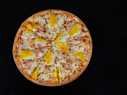 UK Restaurant Charges Rs 10,000 For Pineapple Pizza. Here's Why