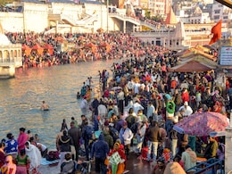 गंगा दशहरा आज, हरिद्वार में हर की पौड़ी पर गंगा स्नान के लिए लाखों श्रद्धालु पहुंचे गंगा दशहरा आज, हरिद्वार में हर की पौड़ी पर गंगा स्नान के लिए लाखों श्रद्धालु पहुंचे