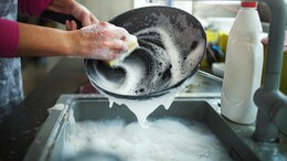 Washing Greasy Pans With Hot Water? Here's Why It's Not A Good Idea