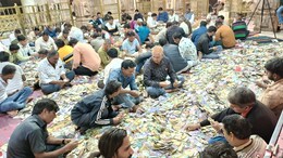 Rajasthan: राजस्&zwj;थान के इस मंद&zwj;िर में भगवान को ब&zwj;िजनेस पार्टनर बनाते हैं व्&zwj;यापारी,  मंद&zwj;िर को देते हैं प्रॉफिट का हिस्सा