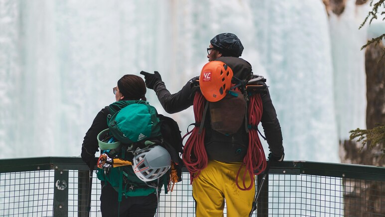 Myntra Right To Fashion Sale: 55% तक की छूट पर खरीदें Tommy Hilfiger के स्टाइलिश बैकपैक्स